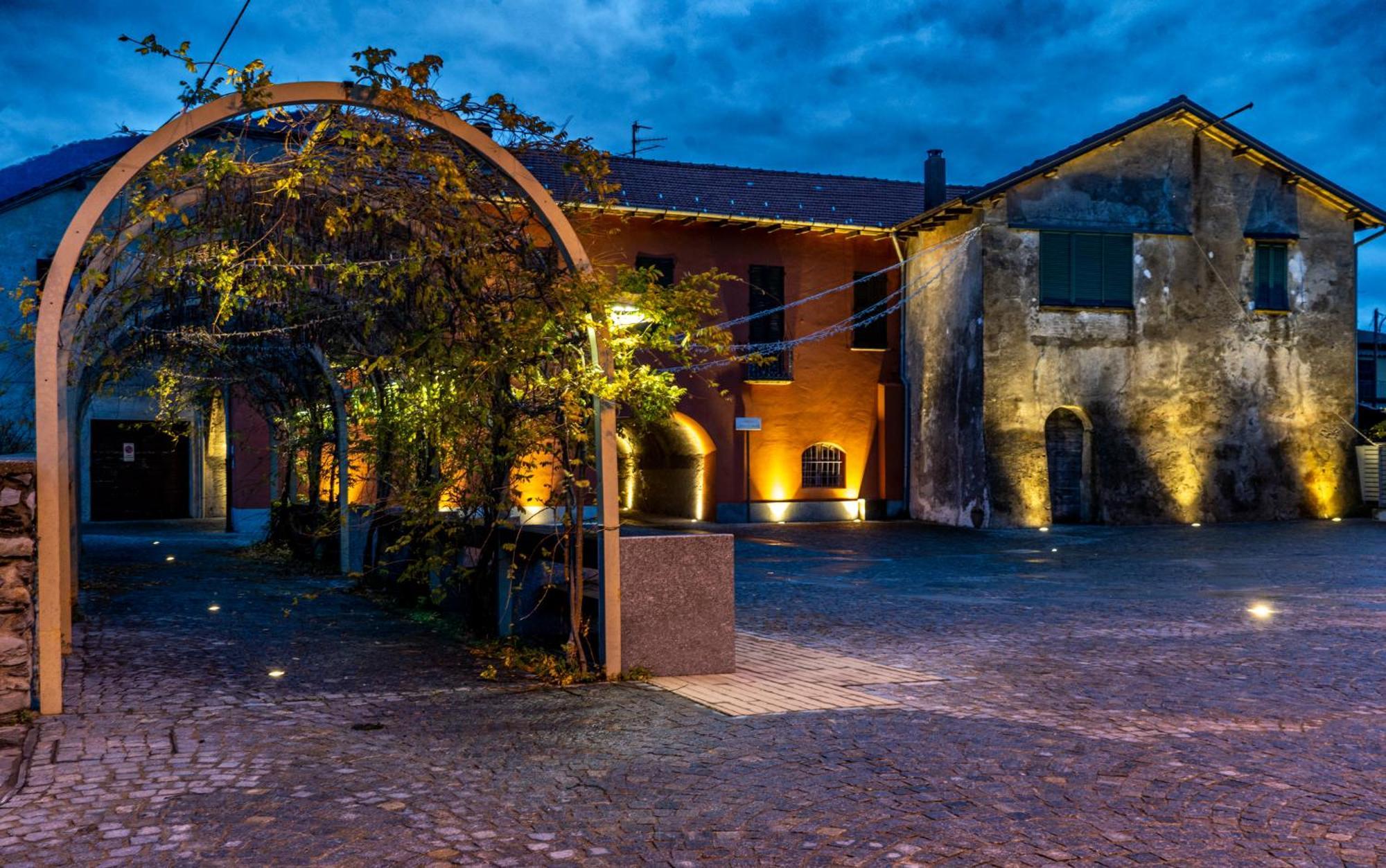 Casa Del Borgo "Aria & Acqua" Sul Lago Maggiore Maccagno Eksteriør billede