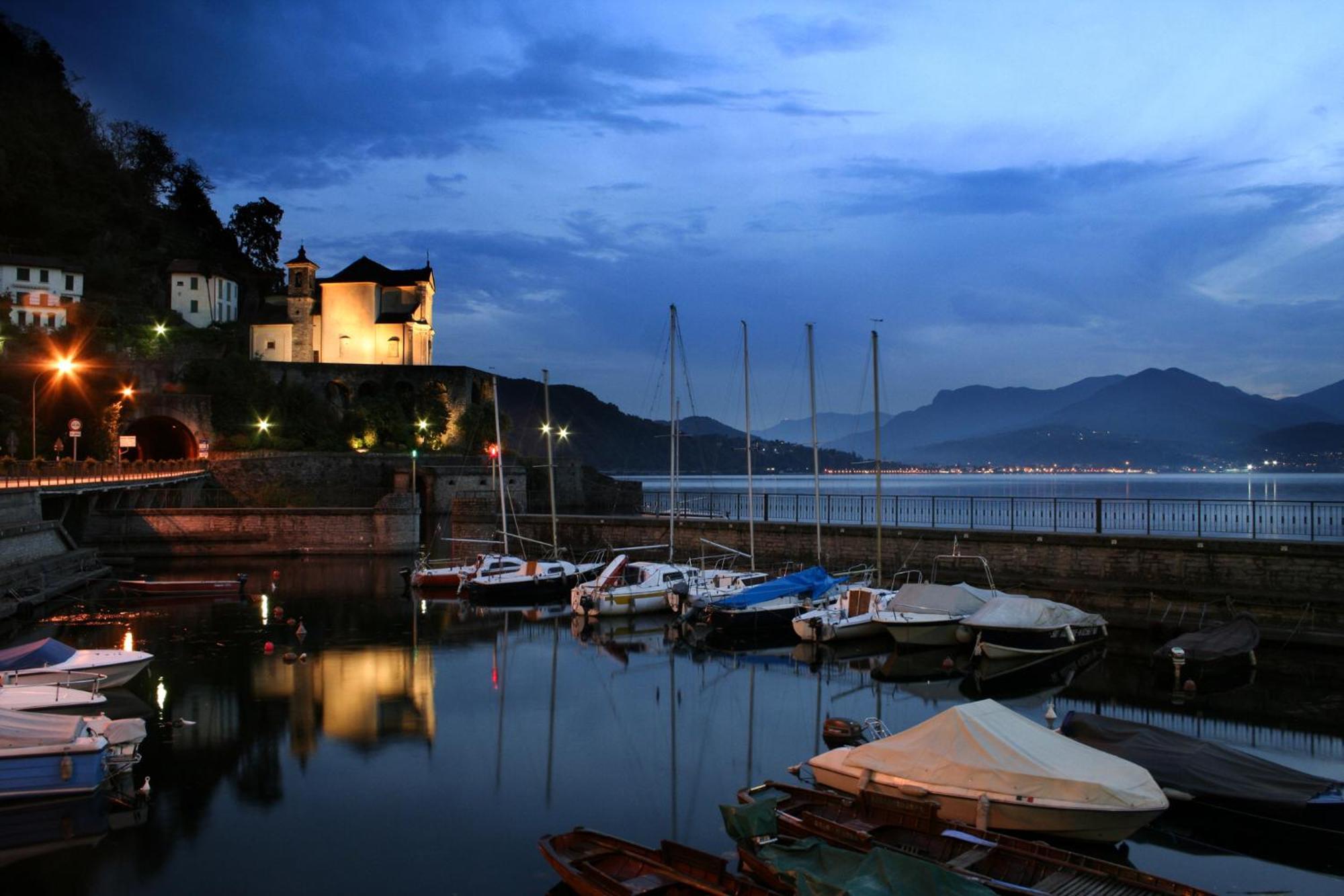 Casa Del Borgo "Aria & Acqua" Sul Lago Maggiore Maccagno Eksteriør billede