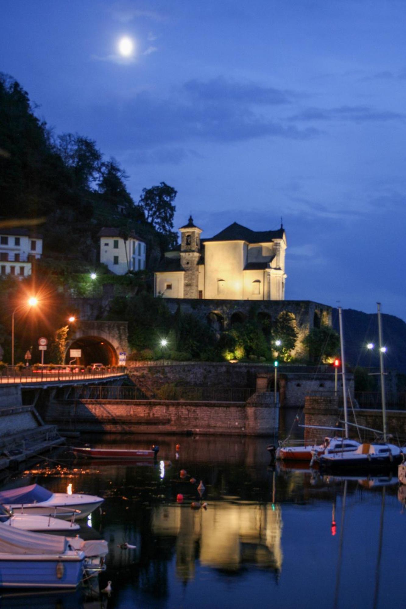 Casa Del Borgo "Aria & Acqua" Sul Lago Maggiore Maccagno Eksteriør billede